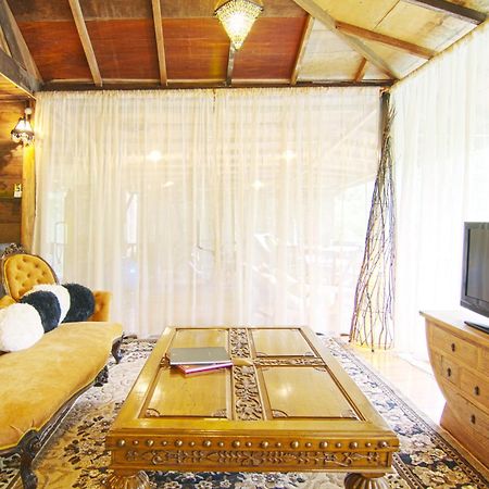 Fig Tree Hills Resort Баян Лепас Стая снимка